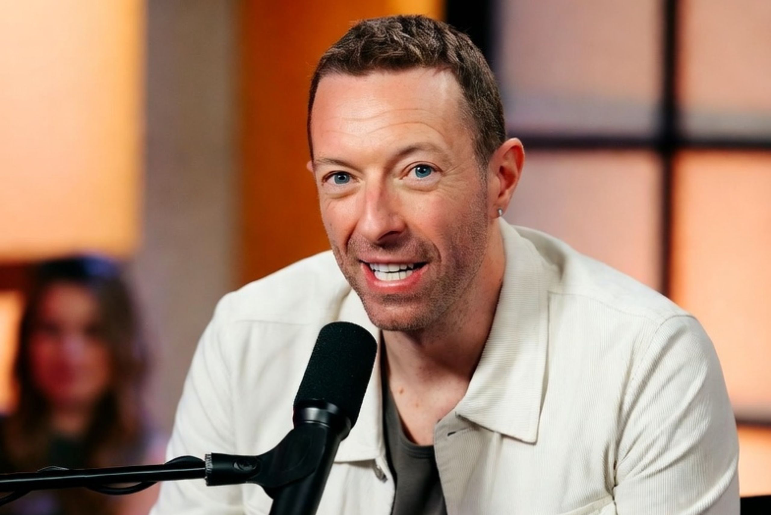 The Truth Behind the Music: Chris Martin Confesses to a Long-Standing Health Issue That Went Unnoticed by Millions, Exposing the Personal Struggles That Have Been Influencing His Career Without Anyone Realizing.